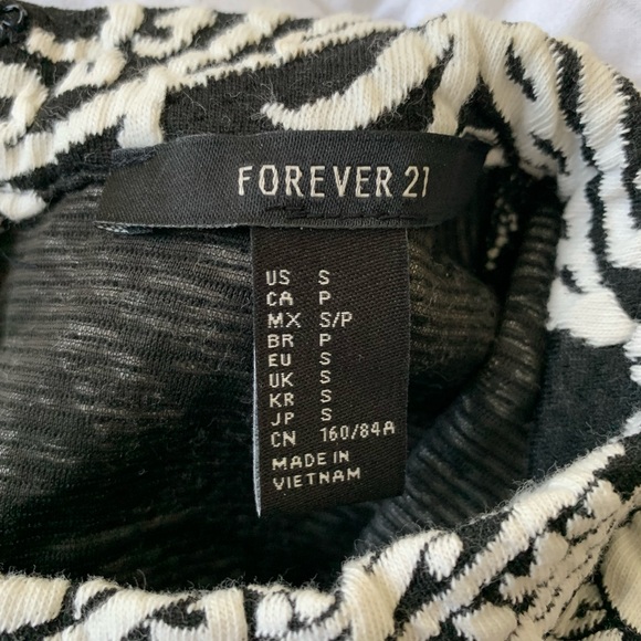 Elegant Casual Dress - Picture 3 of 3